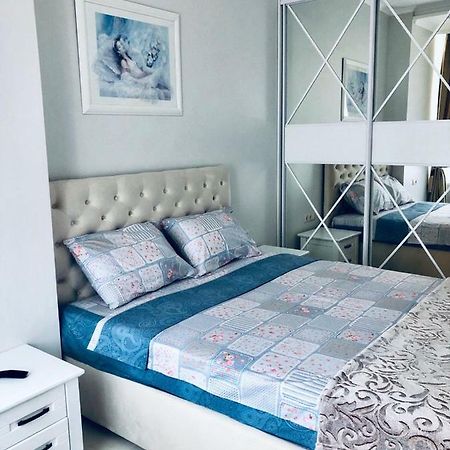 White Apartments In Arcadia Odesa Exterior foto